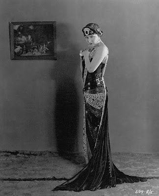 Gloria Swanson in My American Wife (1922)